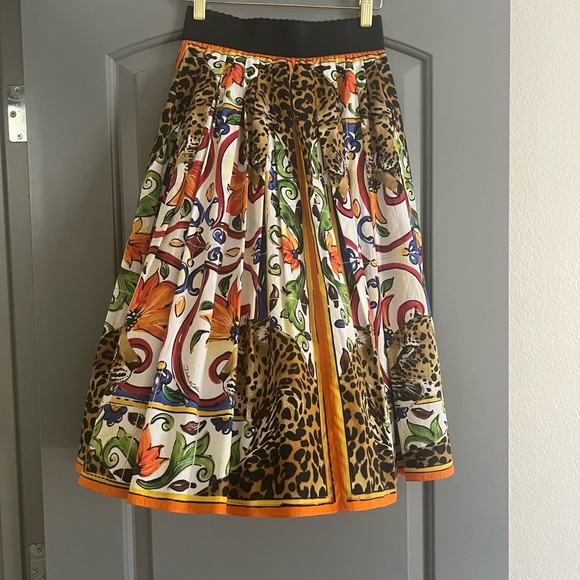 Dolce & Gabbana Leopard Print Skirt - Picture 3 of 4